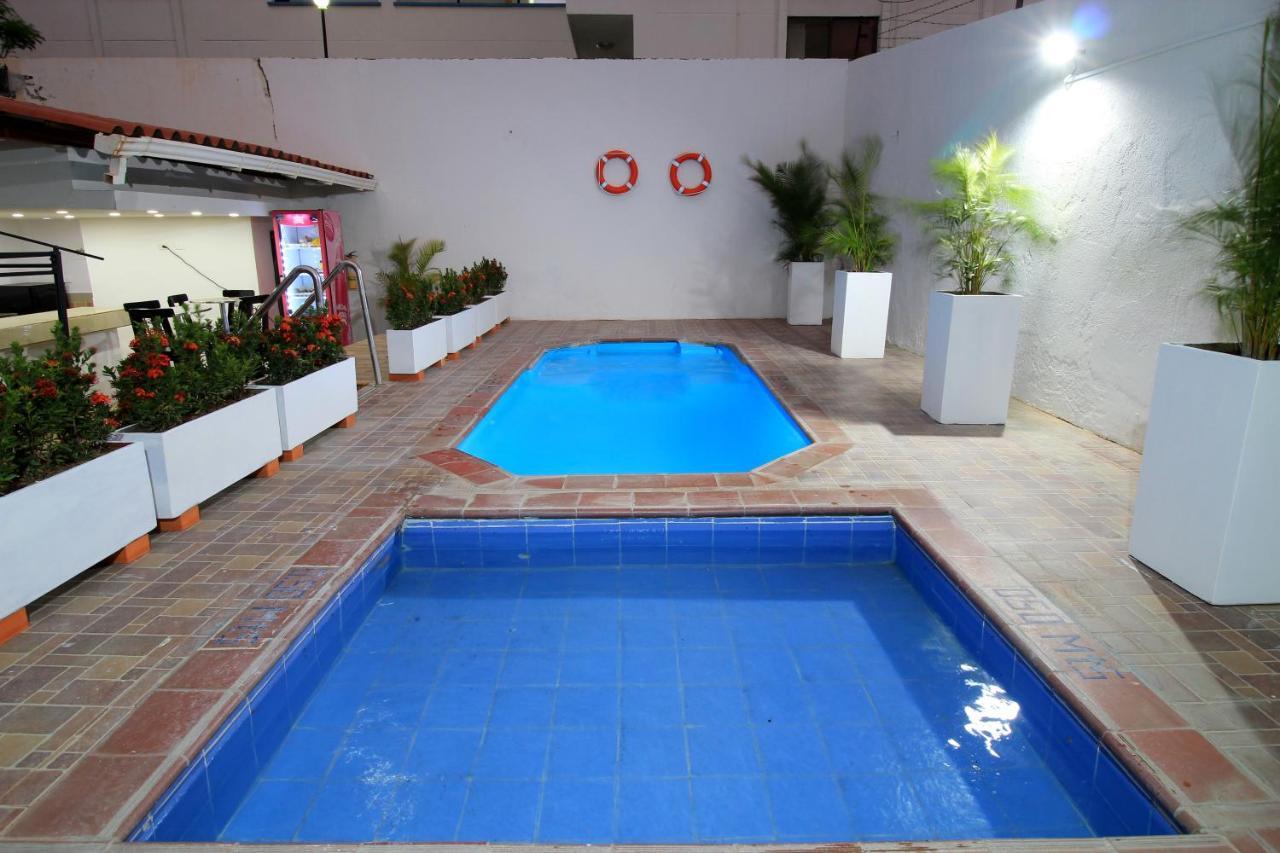 Hotel Rodadero Inn By Geh Suites ซันตามาร์ตา ภายนอก รูปภาพ